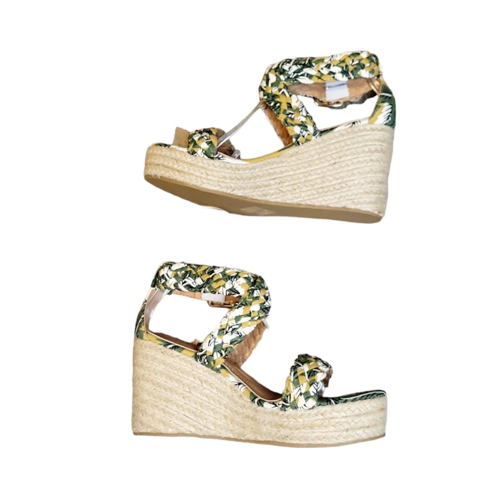 Mata Shoes new without